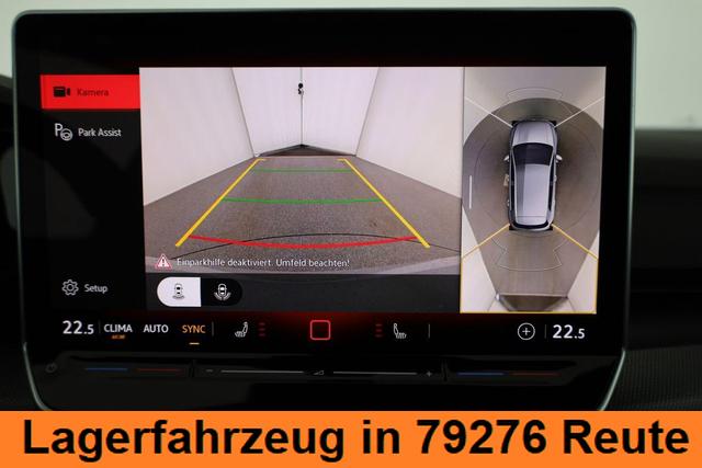 Volkswagen Golf 2.0 TSI 195 kW GTI VIII DSG Black Style, Pano, Navi, Side, Matrix, AreaView, Winter, 19-Zoll 