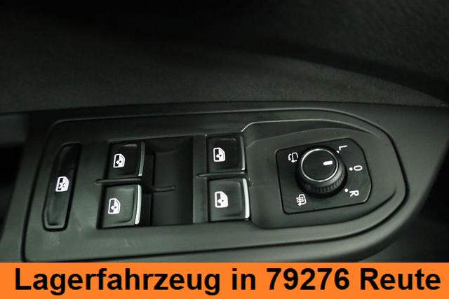 Volkswagen Golf 2.0 TSI 195 kW GTI VIII DSG Black Style, Pano, Navi, Side, Matrix, AreaView, Winter, 19-Zoll 