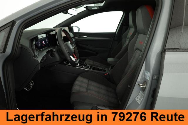 Volkswagen Golf 2.0 TSI 195 kW GTI VIII DSG Black Style, Pano, Navi, Side, Matrix, AreaView, Winter, 19-Zoll 