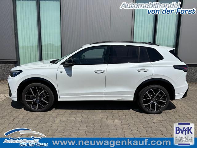 Volkswagen Tiguan - "R-Line" (3) PREISGARANTIE* & LIEFERUNG KOSTENLOS! 2.0 TDI 4MOTION 193PS DSG, PANORAMADACH, ANHÄNGERKUPPLUNG, IQ LIGHT, DESIGN-PAKET Black&Style, NAVI, DCC-Fahrwerk, 20" LEEDS schwarz, Area View, Alarm, Elektr. Heckklappe, Keyless,Massagefunktion, Park Assist, ACC, Sitzheizung, Climatranic