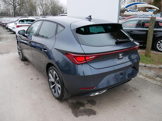 Seat Leon FR 2.0 TDI DSG Leon FR 2.0 TDI DSG*KAMERA*ACC*TEMPOMAT*NAVI*3-ZONE KLIMAAUTOMATIK*VIRTUAL COCKPIT* 