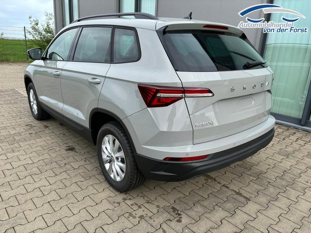 Skoda Karoq "Selection" LIEFERUNG KOSTENLOS & PREISGARANTIE* 1.0 TSI 115PS, 5 JAHRE GARANTIE, 16" Alufelgen, Climatronic, Sitzheizung, Lederlenkrad beheizt, Radio Bolero 8" + Wireless SmartLink, Tempomat, Parksensoren hinten, Dachreling, Abgedunkelte Scheiben hinten, Nebelscheinwerfer 