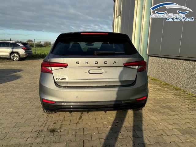 Skoda Fabia "Top Selection" (1) LIEFERUNG KOSTENLOS! 1.0 TSI 95PS, 15" Alu, Climatronic, SunSet, Multifunktions-Lederlenkrad beheizt, Infotainment 8", Smart Link, LED-Scheinwerfer, Nebelscheinwerfer, Parksensoren hinten, Sitzheizung, Tempomat, Fußmatten 