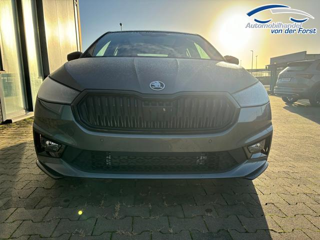 Skoda Fabia "Top Selection" (1) LIEFERUNG KOSTENLOS! 1.0 TSI 95PS, 15" Alu, Climatronic, SunSet, Multifunktions-Lederlenkrad beheizt, Infotainment 8", Smart Link, LED-Scheinwerfer, Nebelscheinwerfer, Parksensoren hinten, Sitzheizung, Tempomat, Fußmatten 