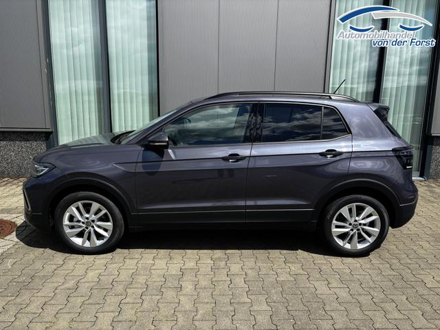 Volkswagen T-Cross "Life" 1.5 TSI 150PS DSG/AUTOMATIK, Rauch-Grau-Metallic, Parksensoren hinten, Rückfahrkamera, Privacy-Glas, Sitzheizung, Climatronic, IQ LIGHT MATRIX-LED, Radio Ready2Discover+App-Connect, 17" Alu, KEYLESS, Lendenwirbelstützen vorn, M-Lederlenkrad, Dachreling 