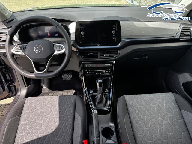 Volkswagen T-Cross "Life" 1.5 TSI 150PS DSG/AUTOMATIK, Rauch-Grau-Metallic, Parksensoren hinten, Rückfahrkamera, Privacy-Glas, Sitzheizung, Climatronic, IQ LIGHT MATRIX-LED, Radio Ready2Discover+App-Connect, 17" Alu, KEYLESS, Lendenwirbelstützen vorn, M-Lederlenkrad, Dachreling 