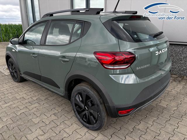 Dacia Sandero Stepway "Expression" 1.0 ECO-G100 LPG-GASANLAGE/BENZIN, Safari-Grün Metallic, MEDIA NAVIGATION 8", Klimaanlage, Parksensoren hinten, Tempomat, Dachreling, Lederlenkrad, 4x elektr. Fensterheber, Armlehne, Spiegel elektr. einstell-/beheizbar, ZV mit Fernbedienung 