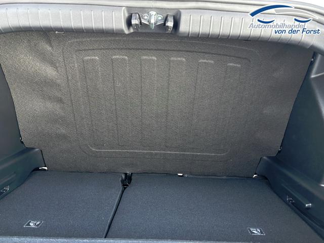 Hyundai i20 "Family" 1.2i 79PS, SCHWARZ-METALLIC, 16" ALUFELGEN, 5 Jahre Garantie, WINTER-PAKET, KLIMAAUTOMATIK, Abgedunkelte Scheiben, NAVIGATION 10,25", Parksensoren hinten, Rückfahrkamera, Alarm, Lederlenkrad, Tempomat, Armlehne vorne, Reserverad 