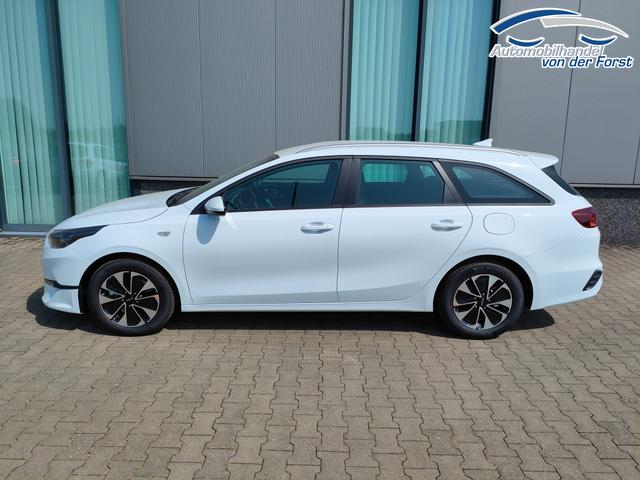 Kia Ceed Sportswagon (Kombi) "Spin" 1.5 T-GDI 140PS 7DCT AUTOMATIK, Weiß, 16" Alu, Klimaanlage, Winter-Paket, Navi 10,25", Parksensoren hinten, Rückfahrkamera, Tempomat, Dachreling, Lederlenkrad 
