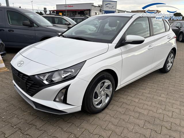 Hyundai i20 "Family" LIEFERUNG KOSTENLOS! 1.0 T-GDI 90PS 7DCT/AUTOMATIK, NAVI 10,25", Winter-Pack: Sitzheizung + Lenkradheizung, 16" ALU, SmartKey, Induktives Laden, Klimaautomatik, Privacy-Glas, Parksensoren hinten, Rückfahrkamera, Tempomat, Lederlenkrad, Reserverad, Alarm, Armlehne 