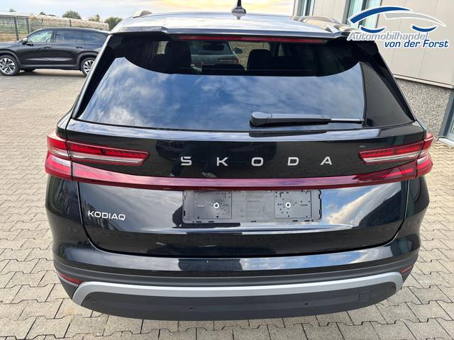 Skoda Kodiaq SONDERMODELL "Selection PLUS" 1.5 TSI mHEV 150PS DSG, 3J. Garantie, STANDHEIZUNG, 19" Alu, MATRIX-LED, NAVI 13", Alarm, Anhängerkupplung, Elektr. Heckklappe, ACC, 3Z-Climatronic, KESSY, Sitzheizung, Parksensoren v/h, Kamera, Fahrersitz elektr/Memory, Lederlenkrad beheizt, Virtual Coc 