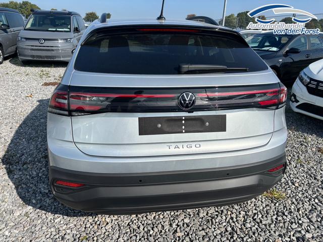 Volkswagen Taigo "Life" 1.5 TSI 150PS DSG/AUTOMATIK, Silber-Metallic, 17" Alu Aberdeen, MATRIX-LED, Sitzheizung, Climatronic, Parksensoren vorn/hinten, Rückfahrkamera, Radio Ready2Discover + Wireless App-Connect, Keyless Access, Licht-/Sicht, Privacy-Glas, M-Lederlenkrad 