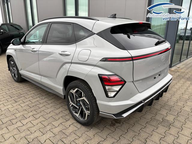 Hyundai KONA "Smart" LIEFERUNG KOSTENLOS! 1.0 T-GDI 115PS, 17" ALU, Winter-Paket, 2-Zonen-Klimaautomatik, Dachreling, Lederlenkrad, Tempomat, NAVIGATION 12,3", Parksensoren vorrn/hinten, Rückfahrkamera, Alarm, LED-Scheinwerfer, Smart Key, Armlehne vorn 