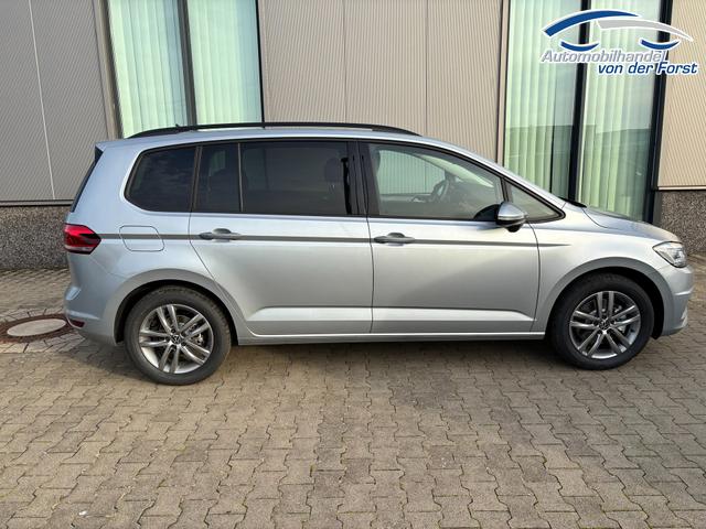 Volkswagen Touran "Sondermodell LIMITED - 7-SITZER" LIEFERUNG KOSTENLOS & PREISGAR 1.5 TSI 150 PS, 17" Alu, SILBER-Metallic, Winter-Paket, Elektr. Heckklappe, Keyless, Alarm, LED-Scheinwerfer IQ-Light, Travel Assist, Parksensoren vo/hi, Rückfahrkamera, ACC, M-Lederlenkrad, Digital Cockpit, 3-Zonen-Climatronic, Radio Ready2Discover 8" 