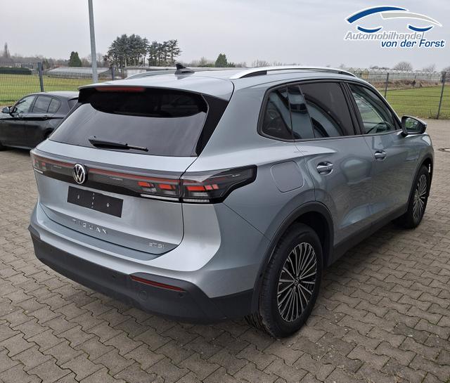 Volkswagen Tiguan "Life" Inkl. KOSTENLOSE LIEFERUNG! 1.5 eTSI 150PS DSG, Silber-Met, 18" Alu NAPOLI, LED-PLUS-SCHEINWERFER, ELEKTR. HECKKLAPPE, KEYLESS ACCESS, PRIVACY-GLAS, DACHRELING, WINTER-PAKET, ACC, Park Assist, Parksensoren, Kamera, 3-Zonen-Climatronic, Radio/Wireless App-Connect, Digitales Cockpi 