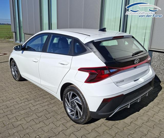 Hyundai i20 "Comfort" 1.2i 79PS, 5 Jahre Garantie, Atlas-White, 16" Alufelgen, Winter-Paket, Navigation 10,25", Parksensoren hinten, R&uuml;ckfahrkamera, Tempomat, Klimaanlage, ZV mit Fernbedienung, Alarmanlage, Platzsparendes Reserverad, Armlehne vorne 