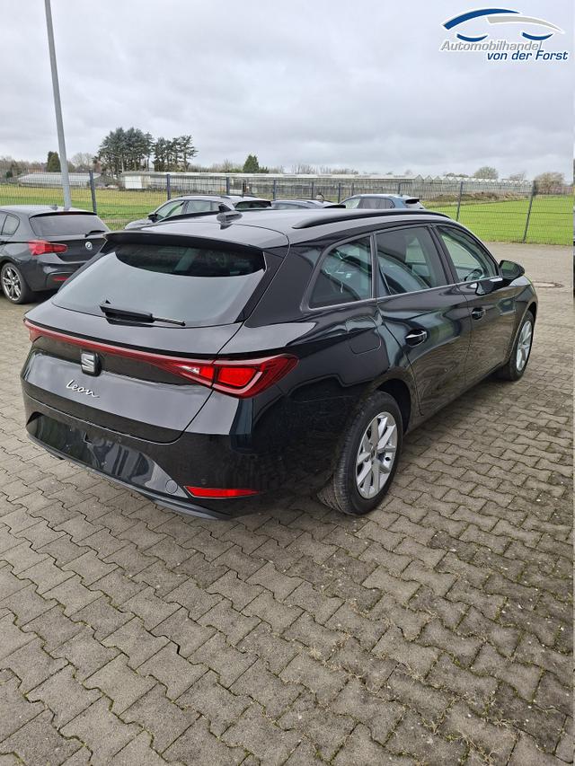 Seat Leon Sportstourer "Style" LIEFERUNG KOSTENLOS & PREISGARANTIE! 1.5 TSI 115PS, SCHWARZ-METALLIC, 5 Jahre Garantie, 16" ALU, MATRIX-LED, Privacy-Glas, Winter-Paket, 3-Zonen-Climatronic, ParkAssist, Parksensoren v/h, R&uuml;ckfahrkamera, Radio 10,4" + Full-Link, Tempomat, M-Lederlenkrad, variabler Ladeboden 
