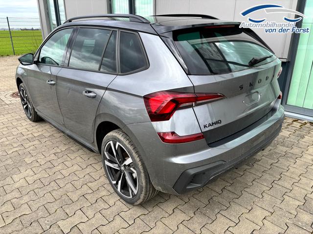 Skoda Kamiq "Monte Carlo" (1) LIEFERUNG KOSTENLOS! 1.0 TSI 115PS DSG, GRAU-MET/Dach schwarz, 18" ALU, AHK-VORBEREITUNG, Panoramadach, Matrix-LED, Parksensoren v/h, Kamera, Tempomat, Virtual Cockpit (8"!!), Kessy, Winter-Paket, Climatronic, Radio 8", SmartLink, NSW, Sport-M-Lederlenkrad beheizt, Dachreling 