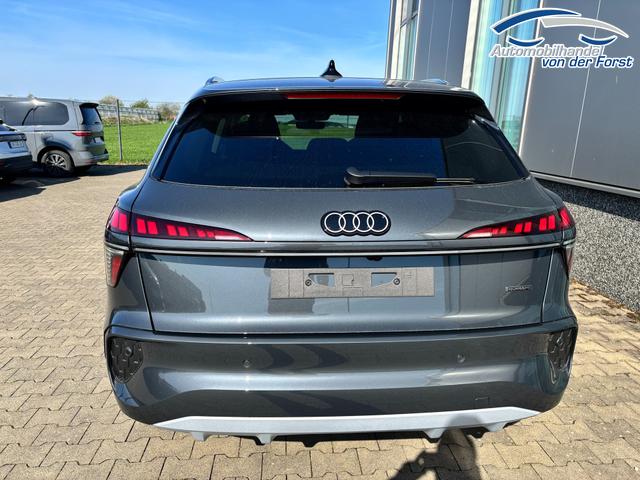 Audi Q3 "Basis" INKL. LIEFERUNG KOSTENLOS & PREISGARANTIE* 2.0 TFSI quattro (Allrad) 204PS S-Tronic (Automatik), TECHPAKET PRO, Grau-Metallic, DIGITALE MATRIX-LED, Sportsitze, Elektr. Heckklappe, MMI Navigation plus, Sitzheizung, Klimaautomatik, ParkAssist Plus, Parksensoren, Privacy-Glas 