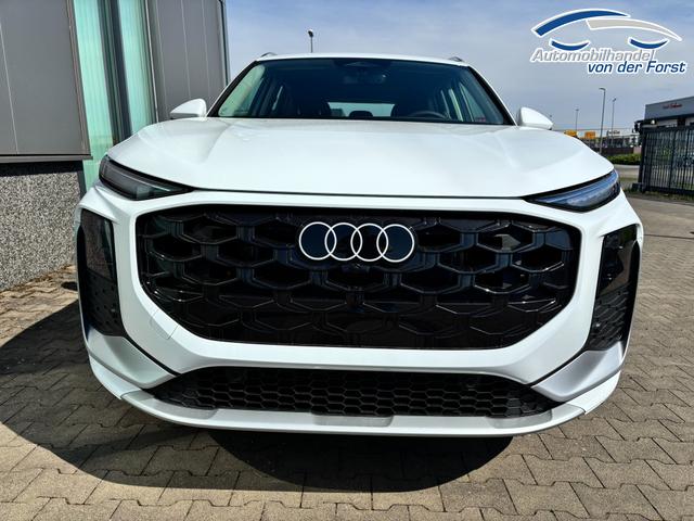 Audi Q3 "Basis" INKL. LIEFERUNG KOSTENLOS & PREISGARANTIE* 2.0 TFSI quattro (Allrad) 204PS S-Tronic (Automatik), 17" Alufelgen, Elektr. Heckklappe, MMI Navigation plus, Sitzheizung, 3-Zonen-Klimaautomatik, Parksensoren vorn/hinten, M-Lederlenkrad, Tempomat, Dachreling, Virtual Cockpit 
