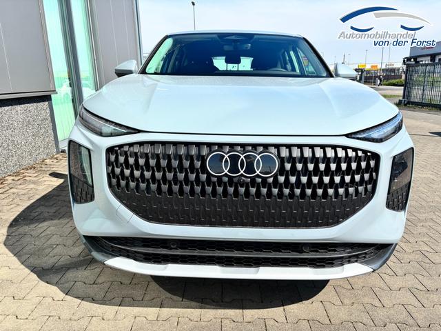 Audi Q3 Sportback "Basis" INKL. LIEFERUNG KOSTENLOS & PREISGARANTIE* 2.0 TFSI quattro (Allrad) 204PS S-Tronic (Automatik), 17" Alufelgen, Elektr. Heckklappe, MMI Navigation plus, Sitzheizung, 3-Zonen-Klimaautomatik, Parksensoren vorn/hinten, M-Lederlenkrad, Tempomat, Virtual Cockpit 