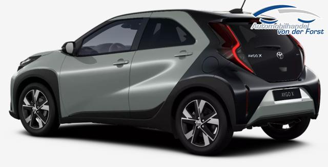 Toyota Aygo X "Pulse / EU-Teamplayer" LIEFERUNG KOSTENLOS! 1.5 Hybrid 115PS CVT/AUTOMATIK, 3 Jahre Garantie, 17" Alufelgen, Uni-Lackierung Tarragon /Dach schwarz, Privacy-Glas, Sitzheizung, R&uuml;ckfahrkamera, Klimaautomatik, Audiosystem 9" + Smartphone-Integration, Lederlenkrad, ACC, ZV mit Fernbedienung 