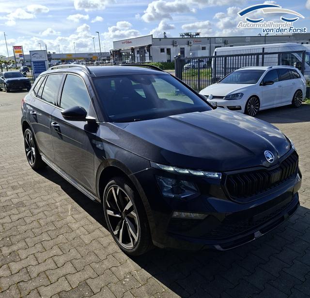 Skoda Kamiq "Monte Carlo" (1) LIEFERUNG KOSTENLOS! 1.5 TSI 150PS DSG, 5J GARANTIE, Schwarz-Perleffekt, 18" ALU, AHK SCHWENKBAR, Panoramadach, Matrix-LED, Parksensoren v/h, Kamera, Tempomat, Virtual Cockpit (8"!!), Kessy, Winter-Paket, Climatronic, Radio 8", SmartLink, NSW, Sport-M-Lederlenkrad beheizt 