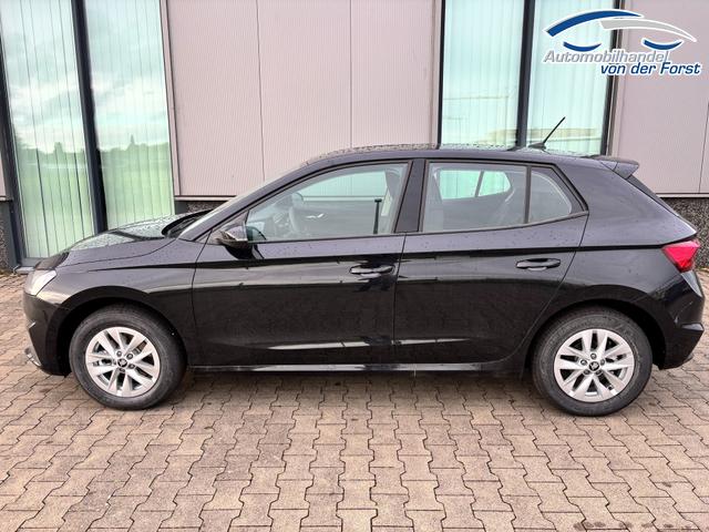 Skoda Fabia "EXTRA PLUS" (2) LIEFERUNG KOSTENLOS & PREISGARANTIE* 1.0 TSI 116PS, 5 Jahre Garantie, BLACK-MAGIC METALLIC, CLIMATRONIC, BEHEIZTE FRONTSCHEIBE, SITZHEIZUNG, M-Lederlenkrad BEHEIZT, 15" ALU, Parksensoren hinten, R&uuml;ckfahrkamera, Infotainment 8", Virtual Cockpit, Tempomat, NSW, Wireless SmartLink 
