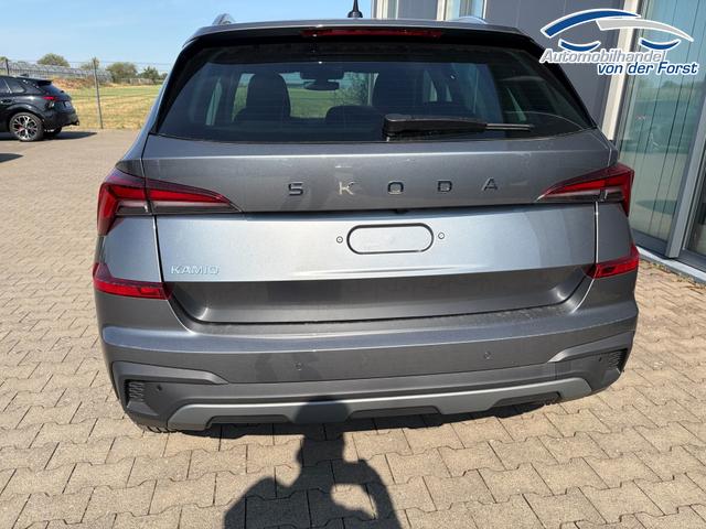 Skoda Kamiq SONDERAKTION "Selection" Lieferung frei Haus! 1.0 TSI 115PS, 5J GARANTIE, Grau-METALLIC, ELEKTR. HECKKLAPPE, ANH&Auml;NGERKUPPLUNG, BEH. FRONTSCHEIBE, Sitzheizung, Lenkradheizung, Ladeboden var, ACC, SIDE Assist, Virtual Cockpit 10", Parksensoren v/h, Kamera, KESSY, Privacy-Glas, 16" Alu, Climatronic 
