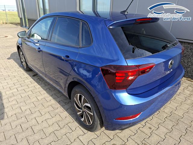 Volkswagen Polo "Special" LIEFERUNG KOSTENLOS! 1.0 TSI 95PS, 4 Jahre VW-Garantie, ANH&Auml;NGERKUPPLUNG, 15" ALU, SITZHEIZUNG, Parksensoren VORNE & hinten, R&uuml;ckfahrkamera, M-Lederlenkrad, READY2DISCOVER, APP-CONNECT, Armlehne vorne, Induktionsladen Smartphone, Abgedunkelte Scheiben, RESERVERAD, NSW 