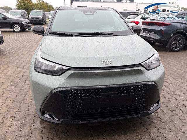Toyota Aygo X "Pulse / EU-Teamplayer" 1.5 Hybrid 115PS CVT/AUTOMATIK, 3 Jahre Garantie, 17" Alufelgen, Uni-Lackierung Tarragon /Dach schwarz, Privacy-Glas, Sitzheizung, R&uuml;ckfahrkamera, Klimaautomatik, Audiosystem 9" + Smartphone-Integration, Lederlenkrad, ACC, ZV mit Fernbedienung 