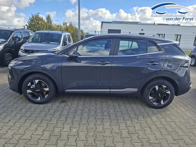 Kia Sportage "Silver" 1.6 T-GDI 150PS AUTOMATIK, Penta-Metal Grau METALLIC, 2-Zonen-Klimaautomatik, Navigation 12,3", Parksensoren vorn/hinten, R&uuml;ckfahrkamera, 17" Alufelgen, Winterpaket/Sitzheizung vorne, Beheiztes Lederlenkrad, ACC Tempomat, Alarm, Dachreling Chrom 