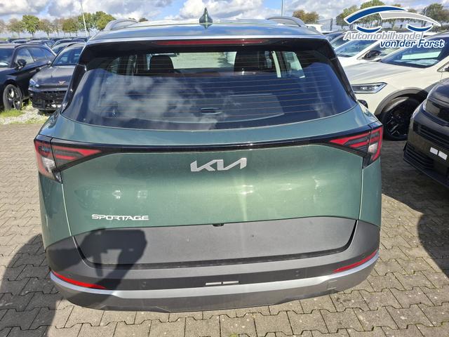 Kia Sportage "Silver" 1.6 T-GDI 150PS AUTOMATIK, Experience-Green METALLIC, 2-Zonen-Klimaautomatik, Navigation 12,3", Parksensoren vorn/hinten, R&uuml;ckfahrkamera, 17" Alufelgen, Winterpaket/Sitzheizung vorne, Beheiztes Lederlenkrad, ACC Tempomat, Alarm, Dachreling Chrom 