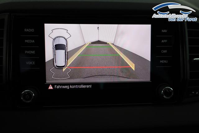 Skoda Karoq Selection Karoq 1.5 TSI DSG Selection, AHK, Navi, Kamera, el. Klappe, LED, Winter, sofort 