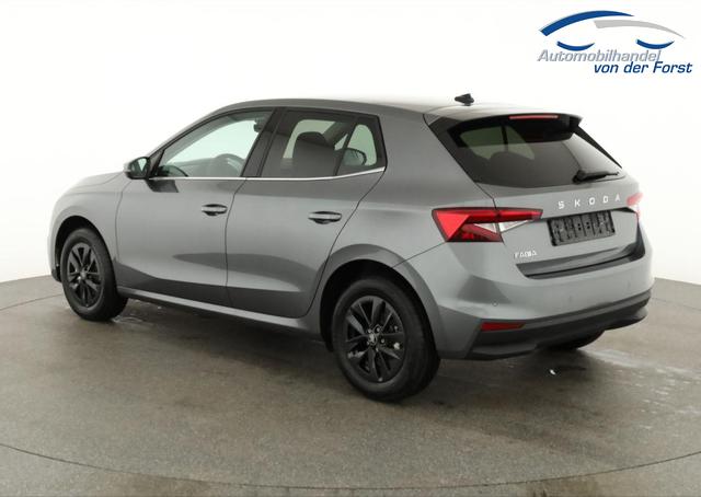 Skoda Fabia Selection Fabia 1.0 TSI DSG Selection, 15-Zoll schwarz, Winter, Ladeboden 