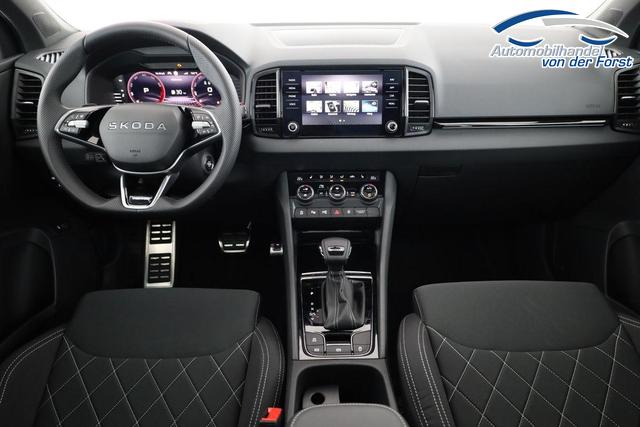 Skoda Karoq Sportline 1.5 TSI DSG Sportline, Pano, AHK, Navi, CANTON, Matrix, AreaView, Side, el. Klappe, FS-beheizbar, 5 J.-Garantie 