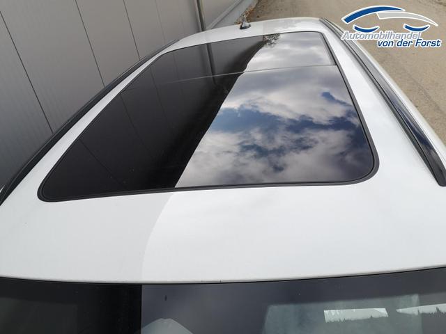 Volkswagen Passat Variant 2.0 TDI 142 kW 4Motion R-Line Passat Variant 2.0 TDI DSG 4Motion R-Line Pano 19 Zoll Head Up AHK Navi 