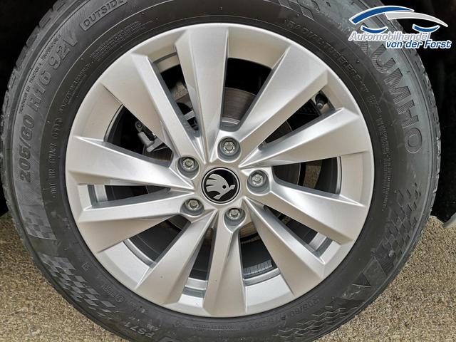 Skoda Octavia Combi 2.0 TDI 110 kW Selection Octavia Kombi 2.0 TDI DSG Selection AHK Navi GV5 