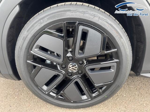 Volkswagen T-Roc 1.5 eTSI 110 kW R-Line T-Roc 1.5 eTSI R-Line Pano Black GV5 19 Zoll 