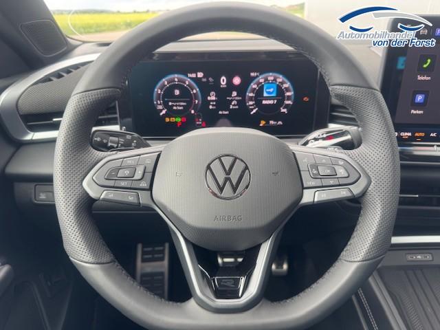 Volkswagen T-Roc 1.5 eTSI 110 kW R-Line T-Roc 1.5 eTSI R-Line Pano Black GV5 19 Zoll 