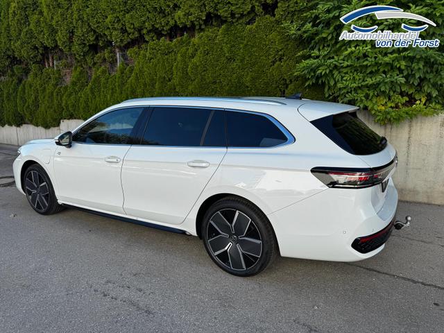 Volkswagen Passat Variant 1.5 TSI eHybrid 200 kW R-Line 1.5 TSI eHybrid R-line AHK 360 