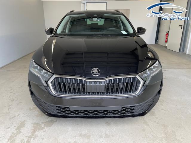 Skoda / Octavia Combi / Schwarz / / / DSG AHK+Sitzheizung+App Connect