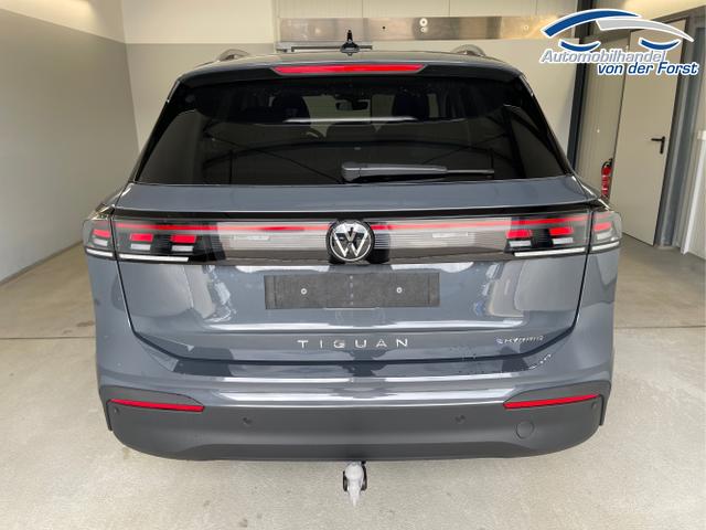 Volkswagen / Tiguan / Grau / / / 204PS DSG eHybrid IQ.Light+Navi