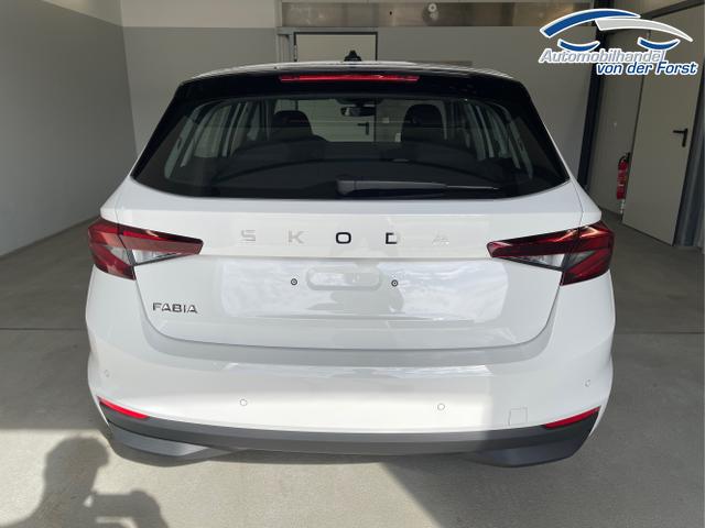 Skoda / Fabia / Weiß / / / 115PS Sitzheizung + App Connect