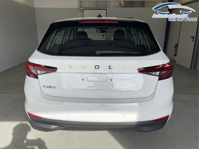 Skoda / Fabia / Weiß / / / 115PS Sitzheizung + App Connect