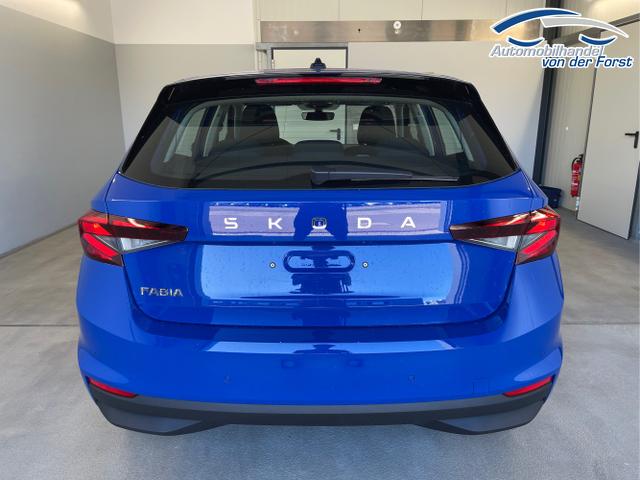Skoda / Fabia / Blau / / / 115PS App Connect