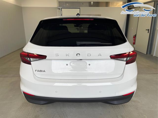 Skoda / Fabia / Weiß / / / 115PS DSG AHK+Kamera