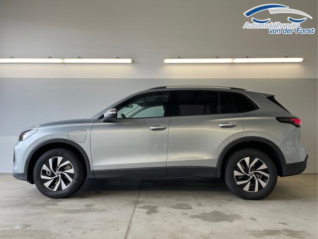 Volkswagen / Tiguan / Silber / / / eHybrid DSG 360°+Navi+Kessy+AHK