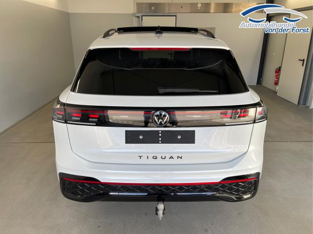 Volkswagen / Tiguan / Weiß / / / 193PS TDI 4M Black+AHK+Stdhz+360°+Leder+IQ.Light+Drive+HUD+Harman+Pano