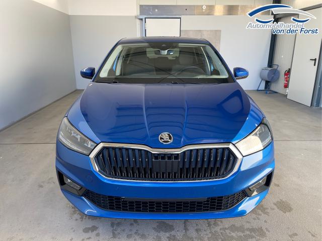 Skoda / Fabia / Blau / / / 115PS DSG Alu+AHK+Kessy+Kamera+GV5+Sitzheiz